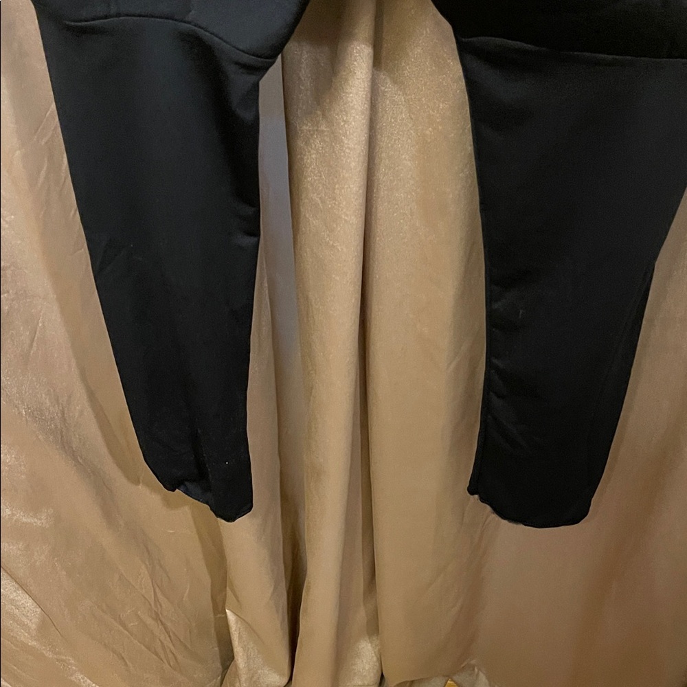Mrs. Incredible L Red/Black Superhero Costume w/Iconic Emblem by Disney Plexar - Picture 5 of 16